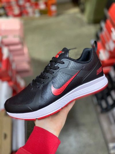 Лот: 17903638. Фото: 1. Nike Pegasus V7. Кеды, кроссовки, слипоны