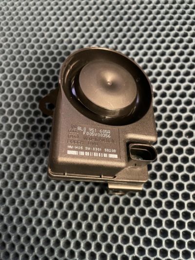 Лот: 25898985. Фото: 1. Сирена сигнализации AUDI A8 D3... Электрооборудование