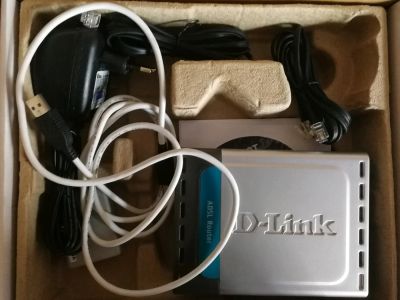 Лот: 11807359. Фото: 1. Adsl router dsl-562t. Маршрутизаторы (роутеры)