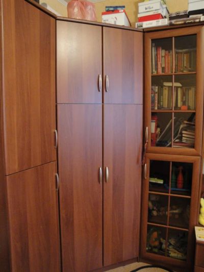 Лот: 3948715. Фото: 1. Шкаф угловой и два пенала. Шкафы, шкафы-купе