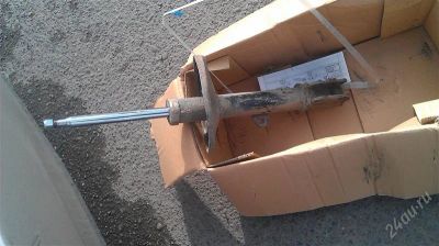Лот: 2779563. Фото: 1. стойки RAV 4 оригинал передние. Ходовая, подвеска, рулевое управление