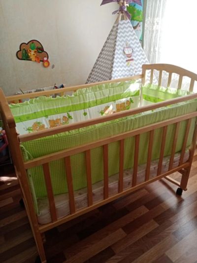 Лот: 16333115. Фото: 1. Детская кроватка + матрасик+ бортики. Детские кровати и кроватки