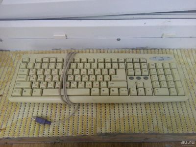 Лот: 8049732. Фото: 1. Белая клавиатура. Клавиатуры и мыши