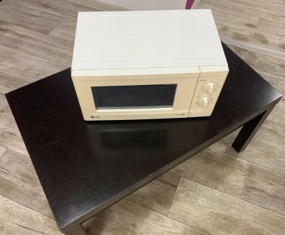 Лот: 19062821. Фото: 1. Микроволновая печь LG MS2021F. Микроволновки, мини-печи