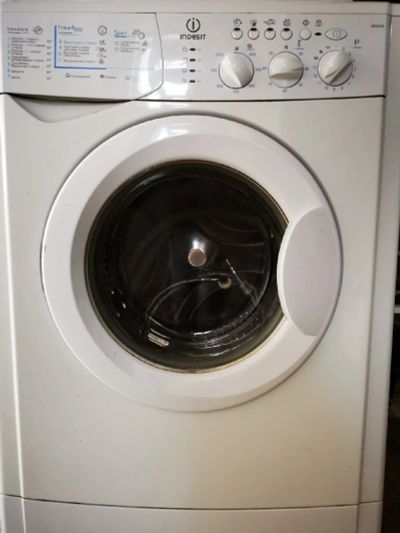 Лот: 18267816. Фото: 1. Стиральная машина Indesit WISL... Стиральные машины