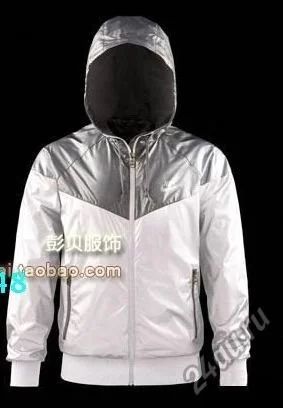 Лот: 4339459. Фото: 1. Ветровка Nike. Легкие куртки, толстовки