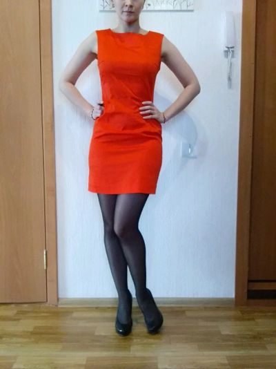 Лот: 11433855. Фото: 1. Новое Платье-футляр ярко оранжевого... Платья