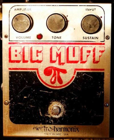 Лот: 4428620. Фото: 1. EHX Big Muff Pi - легендарный... Гитарные эффекты и комбоусилители