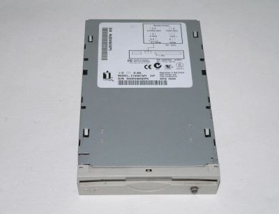 Лот: 11392339. Фото: 1. ZIP-дисковод Iomega Z100ATAPI. Приводы CD, DVD, BR, FDD