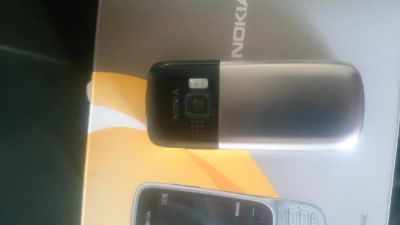 Лот: 6251462. Фото: 1. Легендарная Nokia 6303i. Металл... Кнопочные мобильные телефоны