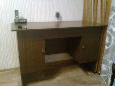 Лот: 2416154. Фото: 1. Письменный стол. Столы, стулья, обеденные группы