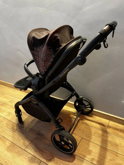Лот: 20287344. Фото: 1. Коляска LuxMom 2в1. Коляски