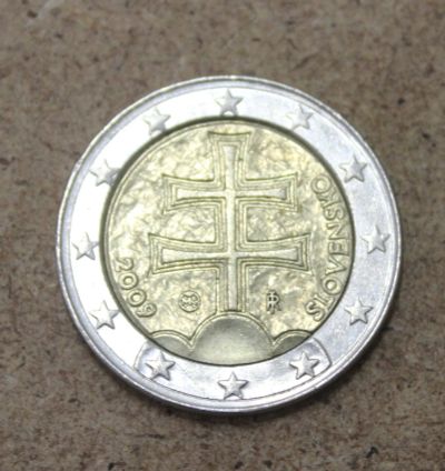 Лот: 21765415. Фото: 1. Словакия 2 евро 2009 года. Биметалл... Европа
