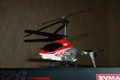 Лот: 3362215. Фото: 1. Вертолет Syma S032G с гироскопом. Авиамоделизм