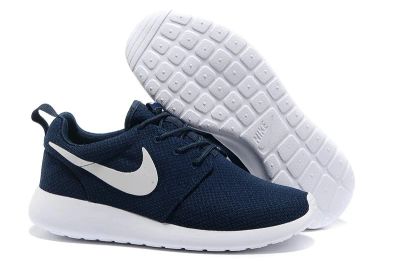 Лот: 7150739. Фото: 1. Кроссовки Nike Roshe Run. Кеды, кроссовки, слипоны