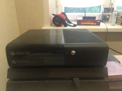 Лот: 11821924. Фото: 1. Xbox 360E не прошитый. Игровые приставки, консоли