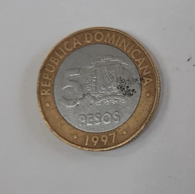 Лот: 19991349. Фото: 1. Монета Доминикана 5 песо 1997г. Америка