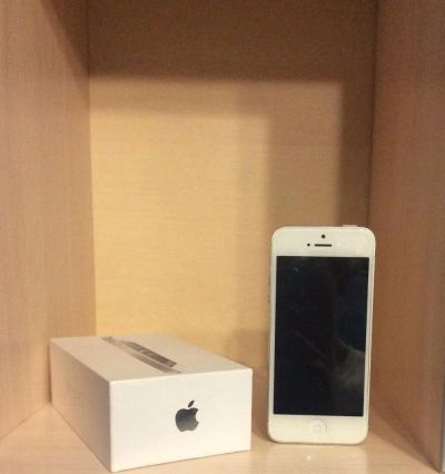 Лот: 6132621. Фото: 1. iPhone 5 white 16GB полный комплект... Смартфоны