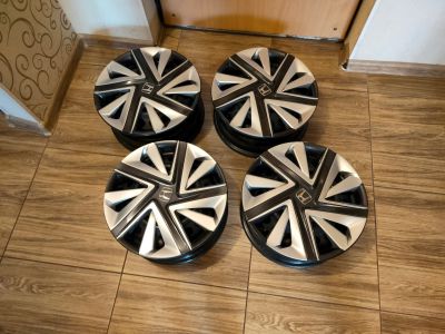 Лот: 20729700. Фото: 1. Диски Honda R15 4x100 с колпаками. Диски