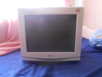 Лот: 3072303. Фото: 1. Монитор LG Flatron F700B. ЭЛТ-мониторы