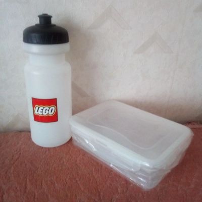 Лот: 15818381. Фото: 1. LEGO бутылочка и ланч-бокс (НОВЫЕ... Другое (кормление и уход, гигиена)