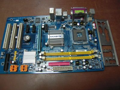 Лот: 10632556. Фото: 1. Материнская плата Gigabyte GA-P31-S3G... Материнские платы