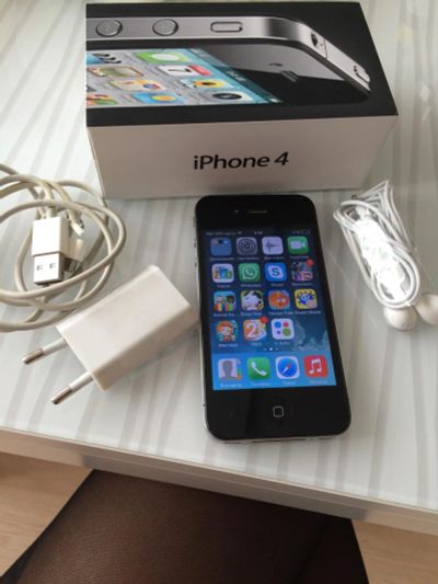 Лот: 8063240. Фото: 1. IPhone 4 от нового не отличишь... Смартфоны