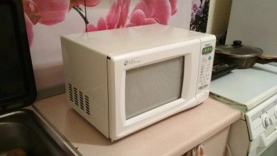 Лот: 11490678. Фото: 1. Микроволновка Daewoo свч микроволновая... Микроволновки, мини-печи