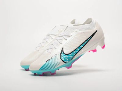 Лот: 24974661. Фото: 1. Футбольная обувь NIke Mercurial... Кеды, кроссовки, слипоны