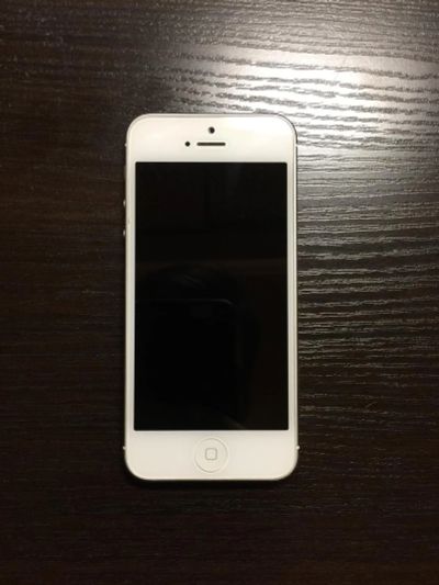 Лот: 8727042. Фото: 1. IPhone 5 16 Gb. Смартфоны