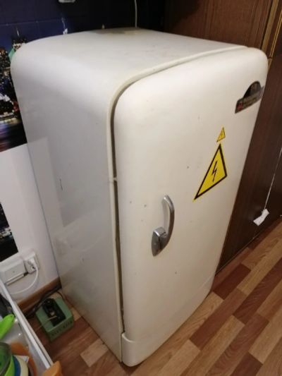 Лот: 14985231. Фото: 1. Продам холодильник ЗИС. Холодильники, морозильные камеры
