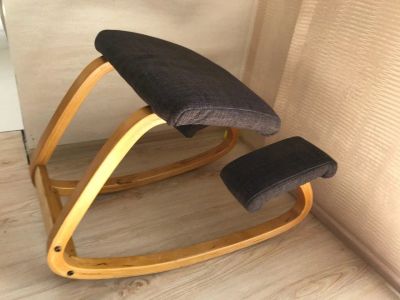 Лот: 15895732. Фото: 1. Коленный стул качалка Smartstool... Столики, стулья, парты