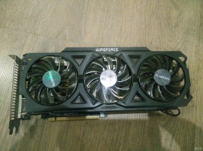 Лот: 13372428. Фото: 1. Radeon R9 280X Gigabyte. Видеокарты