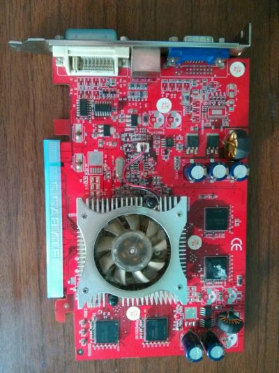 Лот: 4368822. Фото: 1. ATI Radeon X700 128 MB. Видеокарты
