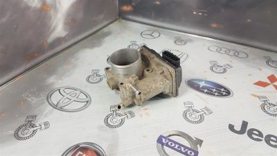 Лот: 23590717. Фото: 1. Заслонка дроссельная Toyota Vitz... Двигатель и элементы двигателя