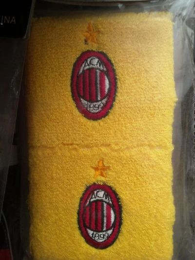 Лот: 5996158. Фото: 1. Напульсники "Milan" Новые! Цена... Спортивная символика и атрибутика