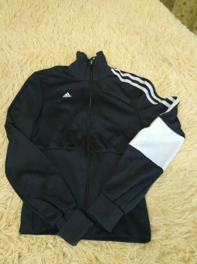 Лот: 12437364. Фото: 1. Спортивная кофта adidas. Спортивные костюмы