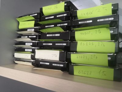 Лот: 22744910. Фото: 1. Жесткие диски 4Tb, б/у, с серверов... Жёсткие диски (HDD)