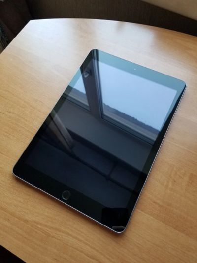 Лот: 11589598. Фото: 1. Планшет New Apple iPad 9.7 32Gb... Планшеты