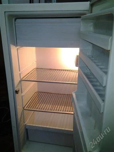 Лот: 1710304. Фото: 1. рабочий холодильник бирюса-2... Холодильники, морозильные камеры