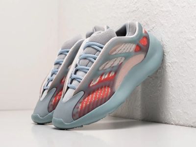 Лот: 20693920. Фото: 1. Кроссовки Adidas Yeezy Boost 700... Кеды, кроссовки, слипоны