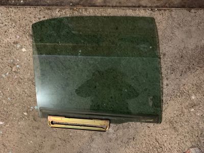 Лот: 15266451. Фото: 1. Стекло заднее правое мазда фамилия. Кузов