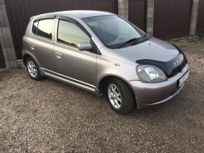 Лот: 10558149. Фото: 1. Toyota Vitz RS 1.3. Автомобили