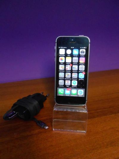 Лот: 10022630. Фото: 1. Продам смартфон Apple iPhone 5S... Смартфоны