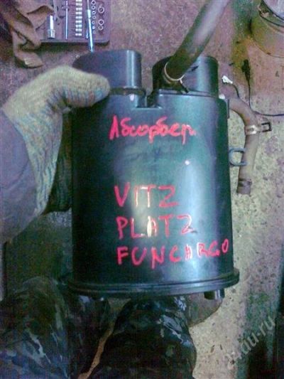 Лот: 2481782. Фото: 1. toyota vitz scp10 адсорбер. Другое (автозапчасти)