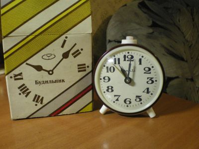 Лот: 3314075. Фото: 1. Советский механический будильник... Оригинальные наручные часы
