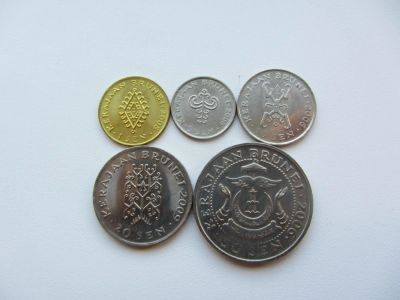 Лот: 7127105. Фото: 1. Бруней набор из 5 монет 2006-2010... Азия