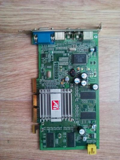 Лот: 10638190. Фото: 1. видеокарты одним лотом. Видеокарты