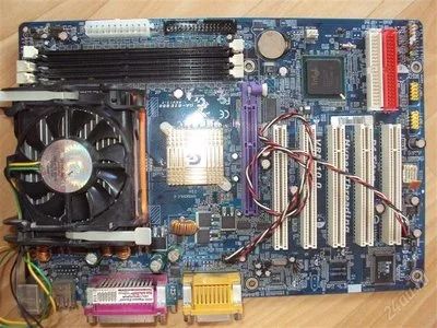 Лот: 867008. Фото: 1. Материнская плата Gigabyte GA-8ie800... Материнские платы
