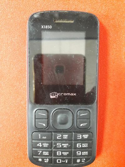 Лот: 10929257. Фото: 1. Телефон Micromax X1850 Доставка... Кнопочные мобильные телефоны